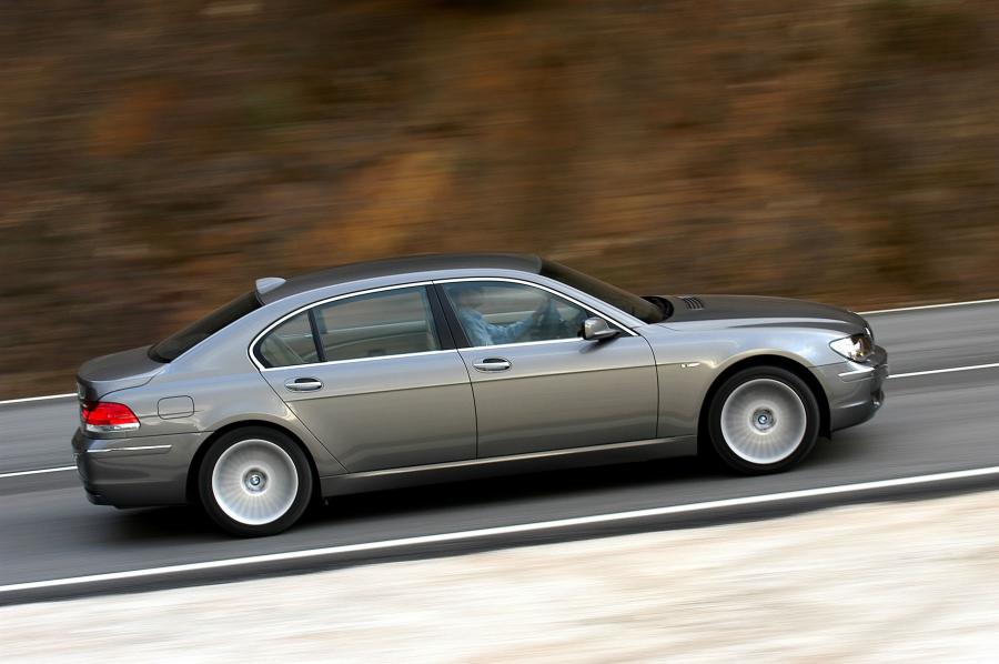  BMW 750Li (E66) 2005 года  (WW) (фото 16 из 41)
